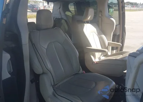 2018 Chrysler Pacifica Hybrid Limited from USA, damaged, VIN 2C4RC1N72JR236814